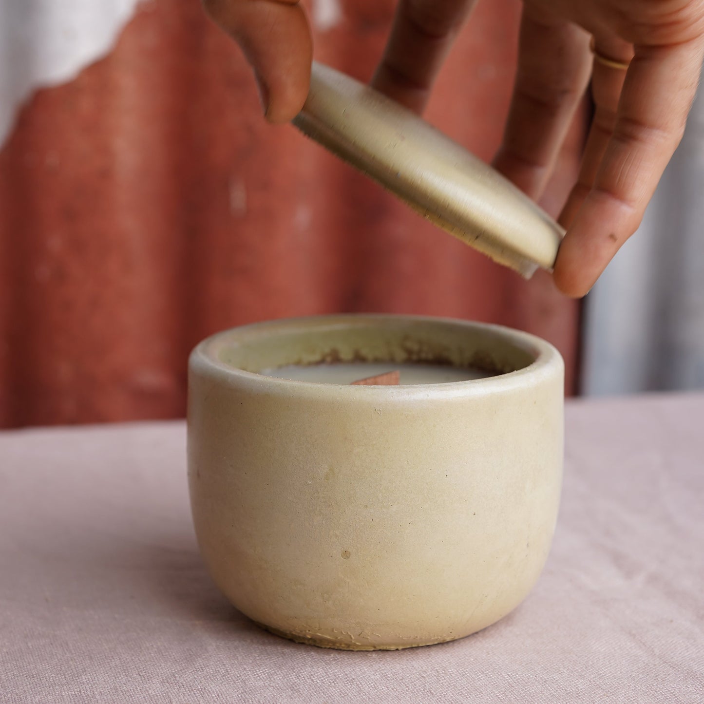 BURNT TOBACCO & VANILLA