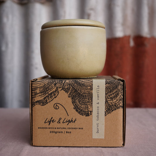 BURNT TOBACCO & VANILLA 200g Candle