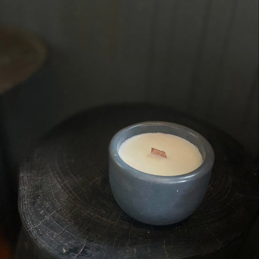 Frankincense and Oud 100g Candle